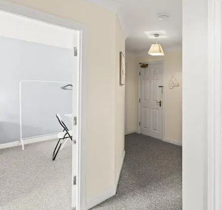 Arosa Escape- Modern2 Bed Suite,sleeps 5,free Parking,ps4,kingbed,wifi,near Christies 曼彻斯特