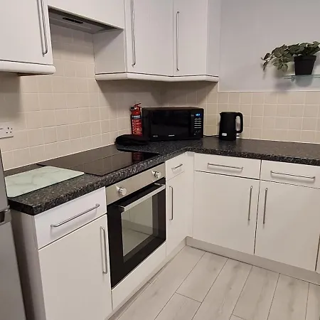 2 Bedroom In Manchester-sleeps 6-near Coop Live & Etihad With Free Parking *