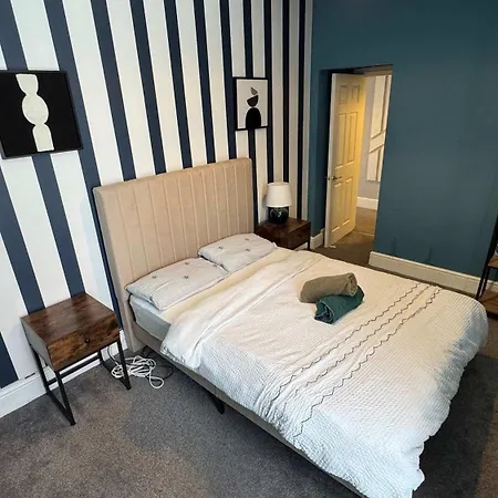Apartment Charming 2-bed In M16 Manchester