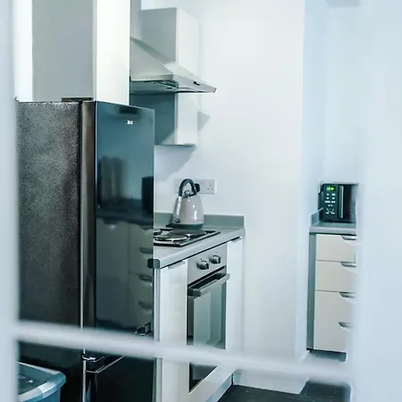 Stylish 2 Bedroom, 2 Bathroom With Free Parking Appartamento