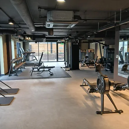 Modern 2br In With Parking Апартаменты *