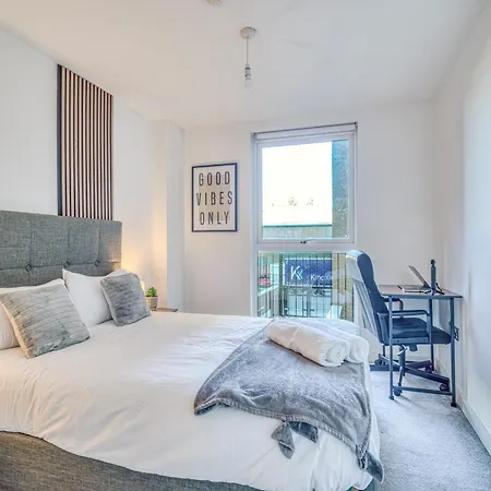 Executive With Sleek Modern Aesthetic Apartmán Manchester