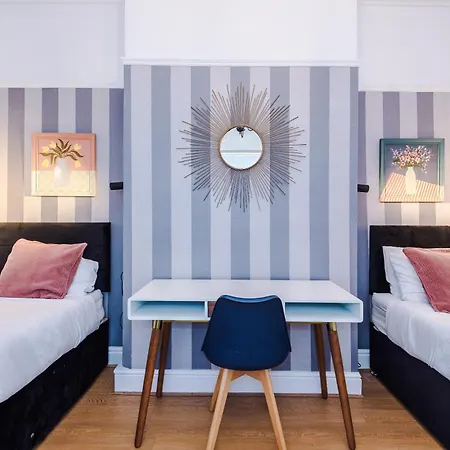 Beautiful 4bd Home, Sleeps 8, Parking, Manchester, Perfect For Groups Manchester