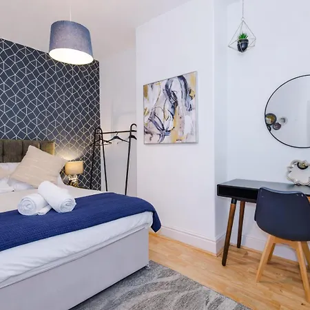 Beautiful 4bd Home, Sleeps 8, Parking, Manchester, Perfect For Groups Апартаменты Манчестер