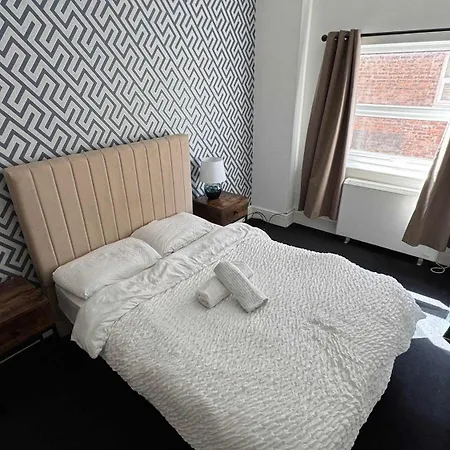 Apartment Charming 2-bed In M16 *