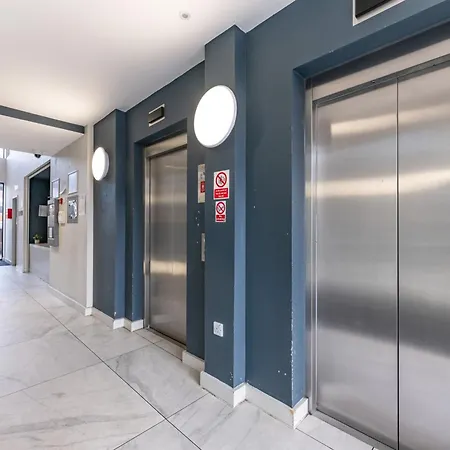 Stylish Duplex In 아파트 맨체스터