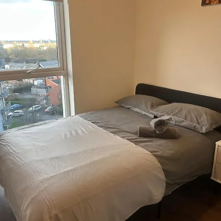 Apartament Comfortable 2-bedroom Flat Close Etihad And Coop Live