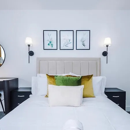 Stylish 2 Bedroom, 2 Bathroom With Free Parking Appartement