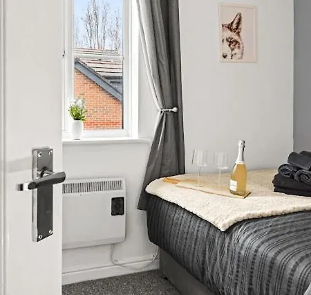 Arosa Escape- Modern2 Bed Suite,sleeps 5,free Parking,ps4,kingbed,wifi,near Christies 公寓