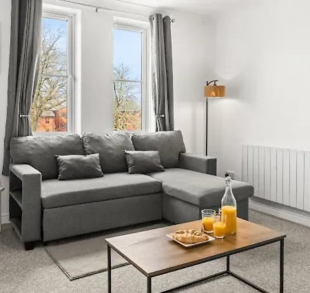Arosa Escape- Modern2 Bed Suite,sleeps 5,free Parking,ps4,kingbed,wifi,near Christies