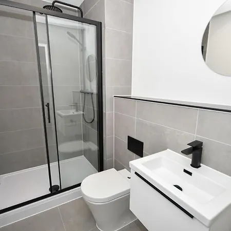 Modern 2 Bedroom In W Balcony * Манчестер