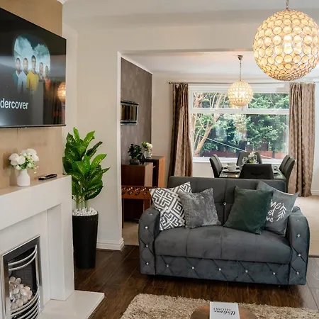 Apartman Modern & Spacious 4-bedroom In Crumpsall Manchester