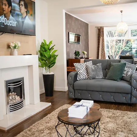 Apartman Modern & Spacious 4-bedroom In Crumpsall Manchester