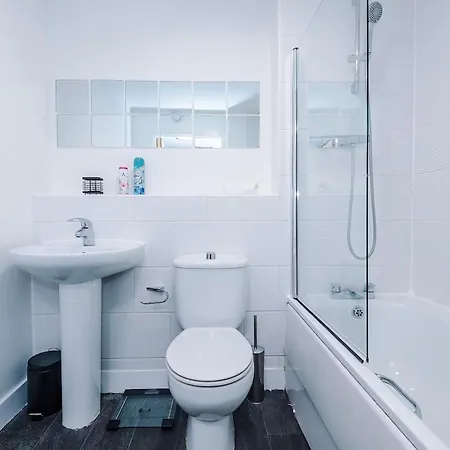 Stylish 2 Bedroom, 2 Bathroom With Free Parking Appartamento Manchester