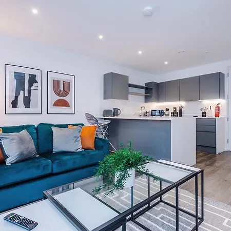 Lägenhet Stylish 1br Near Centre Salford