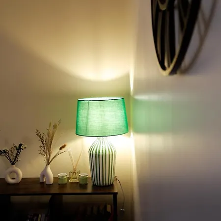 Near Uni And Hospital - Long - Fast Wi-fi - 15 Mins To