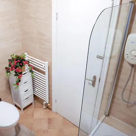 Near Uni And Hospital - Long - Fast Wi-fi - 15 Mins To * מנצ'סטר