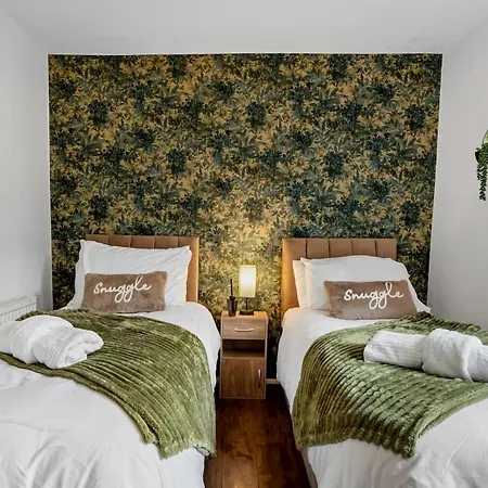Modern 4 Bedroom House For 9 Guests With Free Parking By The Cosy Corner Nationwide Apartman Manchester