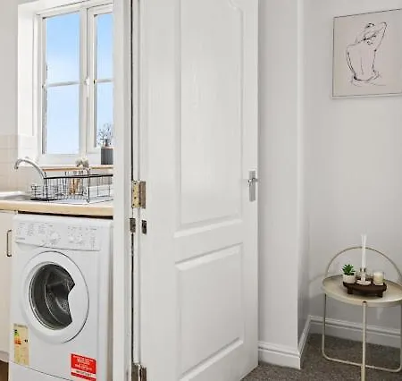 Arosa Escape- Modern2 Bed Suite,sleeps 5,free Parking,ps4,kingbed,wifi,near Christies * 曼彻斯特