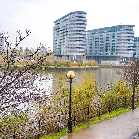 Cosy 1br Near Media & Centre Apartmán *