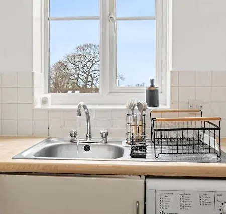 Arosa Escape- Modern2 Bed Suite,sleeps 5,free Parking,ps4,kingbed,wifi,near Christies 公寓