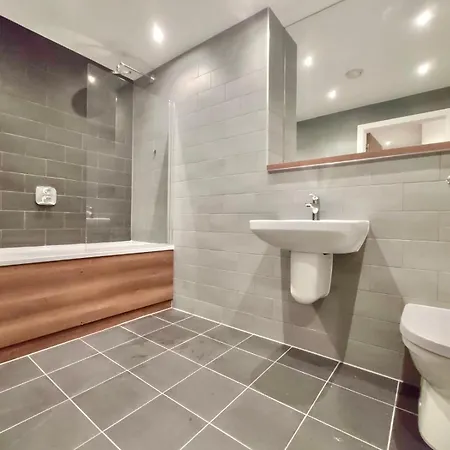 Modern Near Oxford Road, Centre Daire Manchester