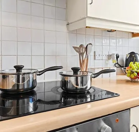 Arosa Escape- Modern2 Bed Suite,sleeps 5,free Parking,ps4,kingbed,wifi,near Christies 公寓