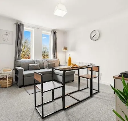 Arosa Escape- Modern2 Bed Suite,sleeps 5,free Parking,ps4,kingbed,wifi,near Christies 公寓