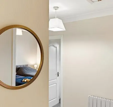 公寓 Arosa Escape- Modern2 Bed Suite,sleeps 5,free Parking,ps4,kingbed,wifi,near Christies 曼彻斯特
