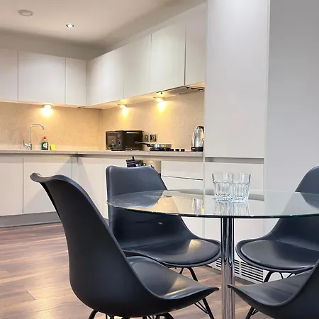 Modern Near Oxford Road, Centre * מנצ'סטר