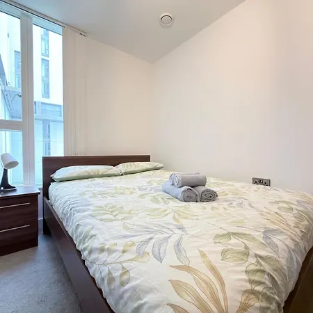 Modern Near Oxford Road, Centre דירה
