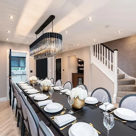 Riverside Villa *