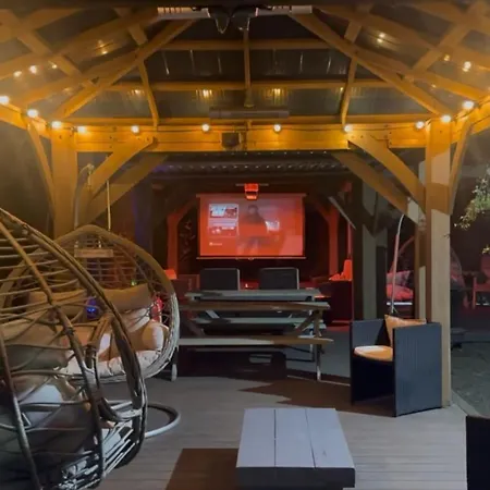 Hendham House - Near Etihad Stadium, Coop Live Arena, Ao Arena, Piccadilly Train Station & Centre 2* מנצ'סטר