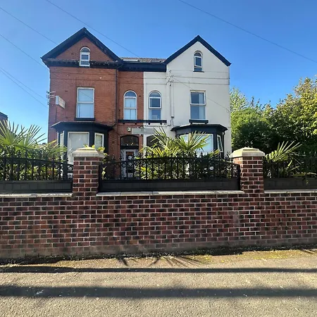 Hendham House - Near Etihad Stadium, Coop Live Arena, Ao Arena, Piccadilly Train Station & Centre Guest house 2*