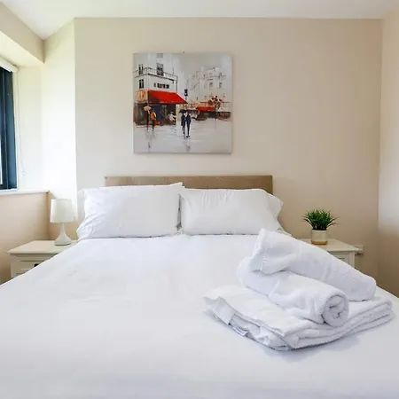Modern 1 Bed W Fast Broadband アパート マンチェスター
