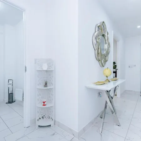 Luxury 3 Bedroom House Close To Center Apartamento *