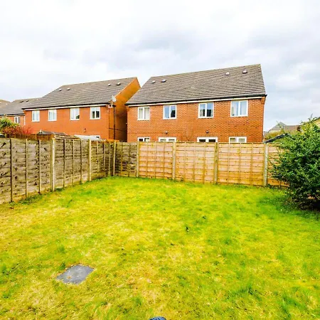 Luxury 3 Bedroom House Close To Center *