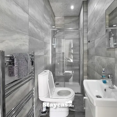 Cowesby Co-living - Private Self-cater 別荘 *