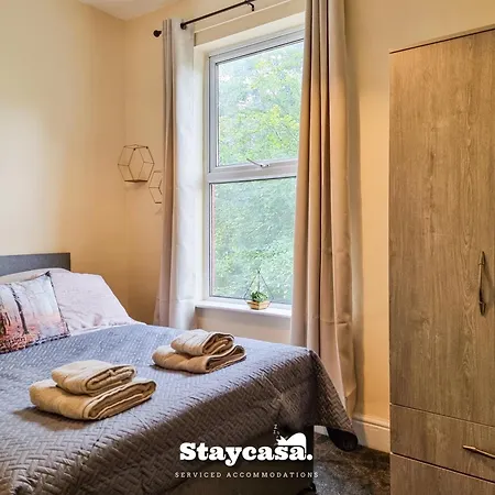 Spacious 5br In Leafy Withington