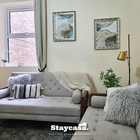 Spacious 5br In Leafy Withington Nyaraló