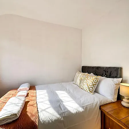 Prázdninový dům 5br Jacuzzi, Garden & Parking Manchester