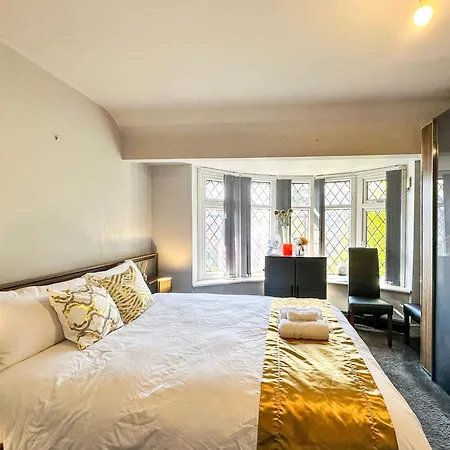 5br Jacuzzi, Garden & Parking