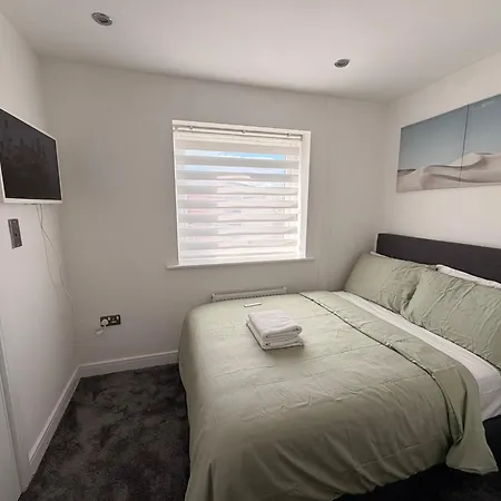 Luxury - Pick A - Free Parking & Kitchen Access, Near Etihad Stadium, The Coop Live & Piccadilly Station, Pansiyon *