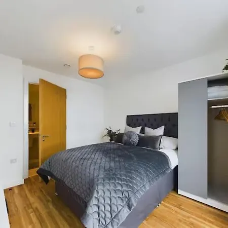 아파트 New! 2 Bedroom Flat In Waters By With Us, Perfect For Families, Couples & Groups, Free Private Parking!