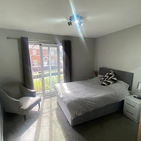 Mcr-2bed2bathaptparkinglux Canal