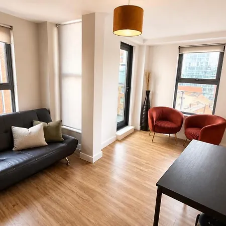 Centre 2 Bed With A Balcony *