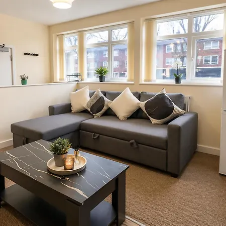 Stylish 2Br Haven For Long-Term Guests * マンチェスター