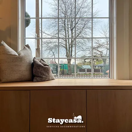 Stylish Interior Cosy Haven - On-street Parking * Manchester