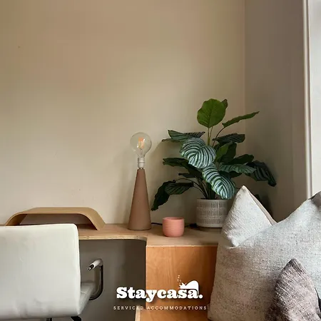 Stylish Interior Cosy Haven - On-street Parking *