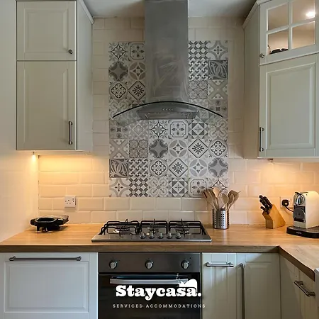 Stylish Interior Cosy Haven - On-street Parking 펜션 맨체스터